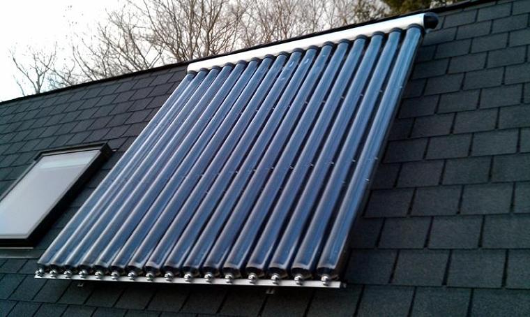 Трубчатый солнечный коллектор на крыше 1 Вакуумный солнечный коллектор на крыше